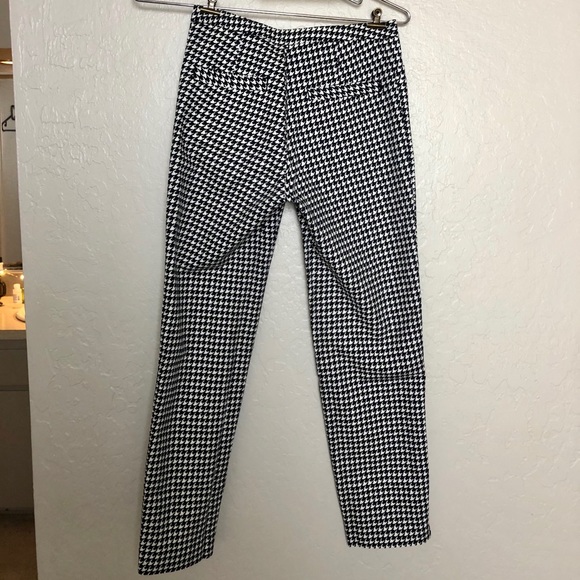 Houndstooth printed crop pants 🎱 - Picture 2 of 10